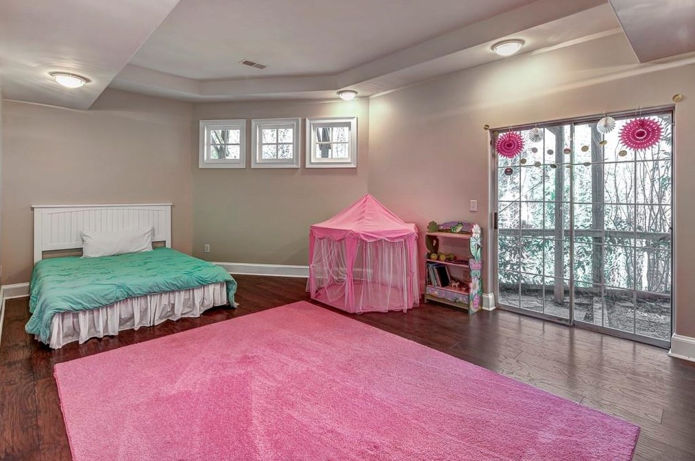 3225 Weston Pl, Atlanta GA  30327-1650 exterior