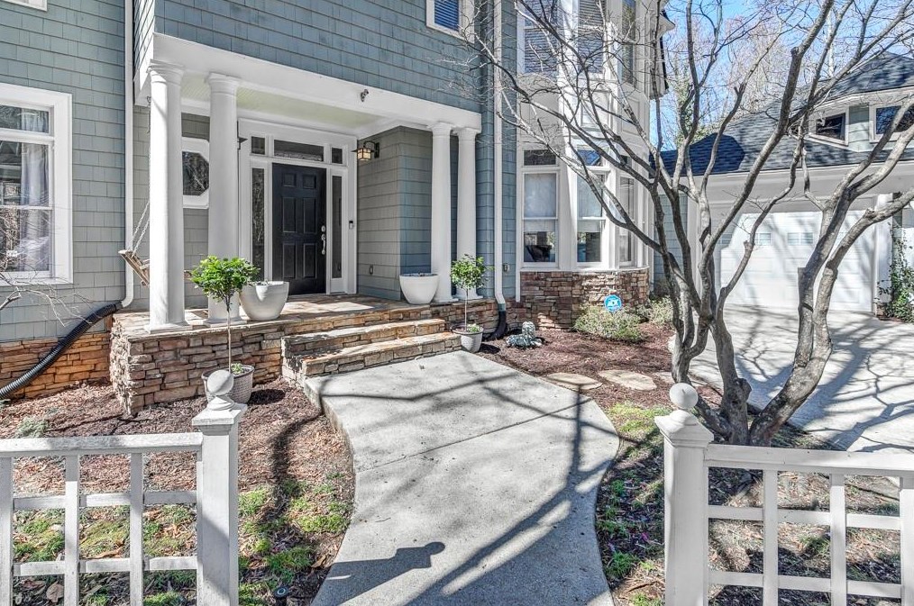 3225 Weston Pl, Atlanta GA  30327-1650 exterior