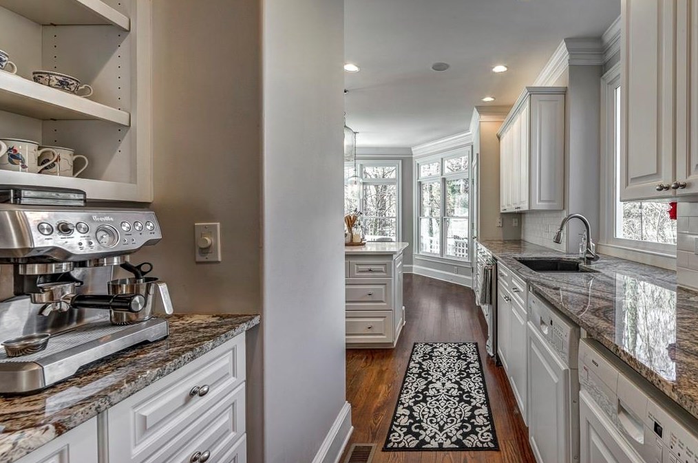 3225 Weston Pl, Atlanta GA  30327-1650 exterior