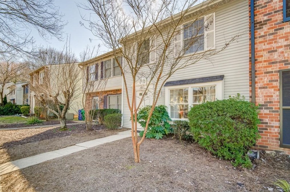 2835 Royal Path Ct, Decatur, GA 30030-4184
