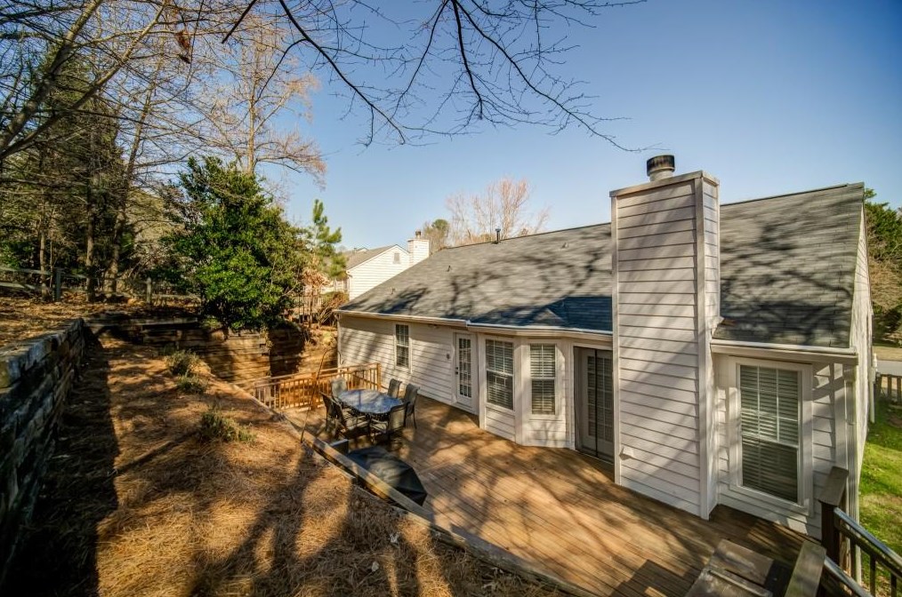 235 Preston Oaks Dr, Alpharetta GA 30022-7660 exterior