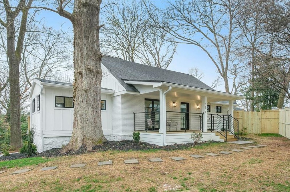 2870 Ridgemore Rd, Atlanta GA  30318-1448 exterior