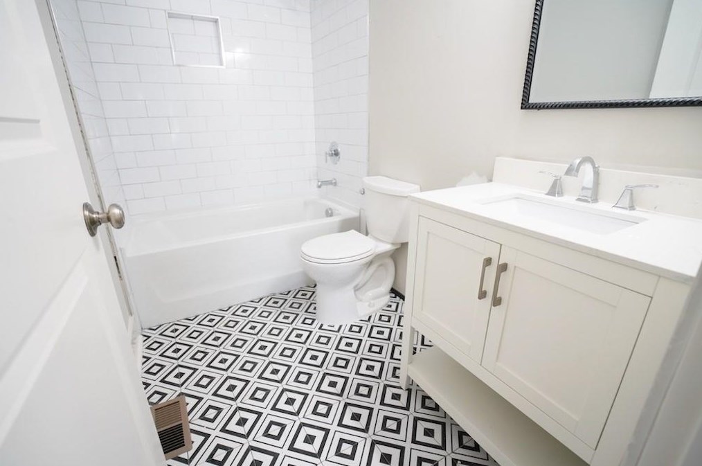 2027 Neely Ave, Atlanta GA 30344-3149 exterior