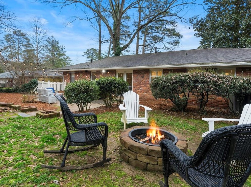 382 Vly Brk Dr, Atlanta GA 30349-1919 exterior