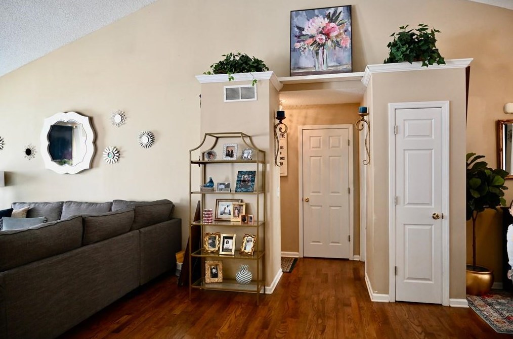 557 Victorian Cir, Dallas GA 30157-8250 exterior