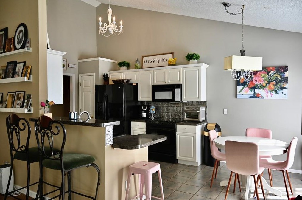 557 Victorian Cir, Dallas GA 30157-8250 exterior