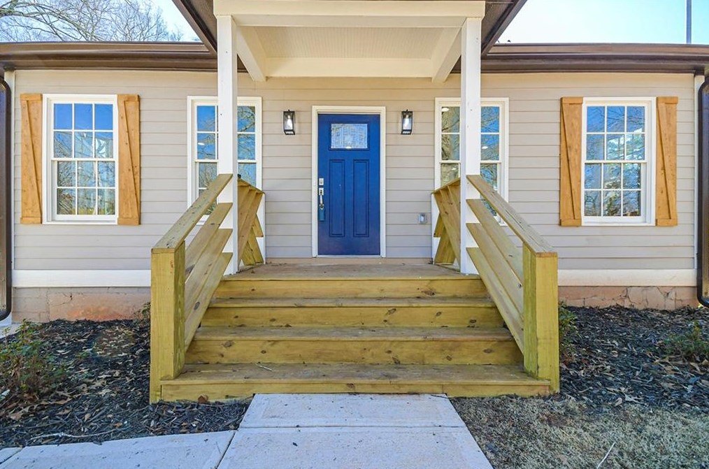 2541 Eastwood Dr, Decatur GA 30032-3223 exterior