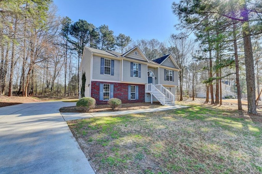 1086 Gage Dr, Winder, GA 30680-7482
