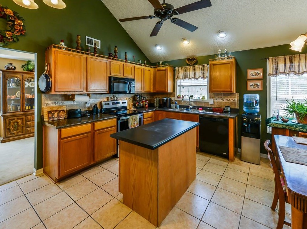 795 Bear Creek, Mansfield, GA 30055