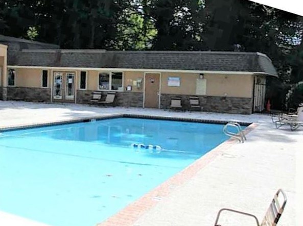 255 Winding River Dr, Atlanta GA  30350-1920 exterior