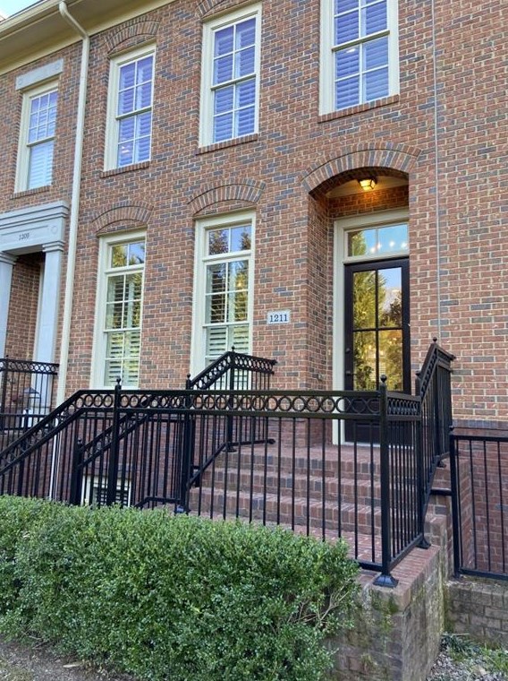 1211 Riverscall Ln, Atlanta, GA 30339-2984