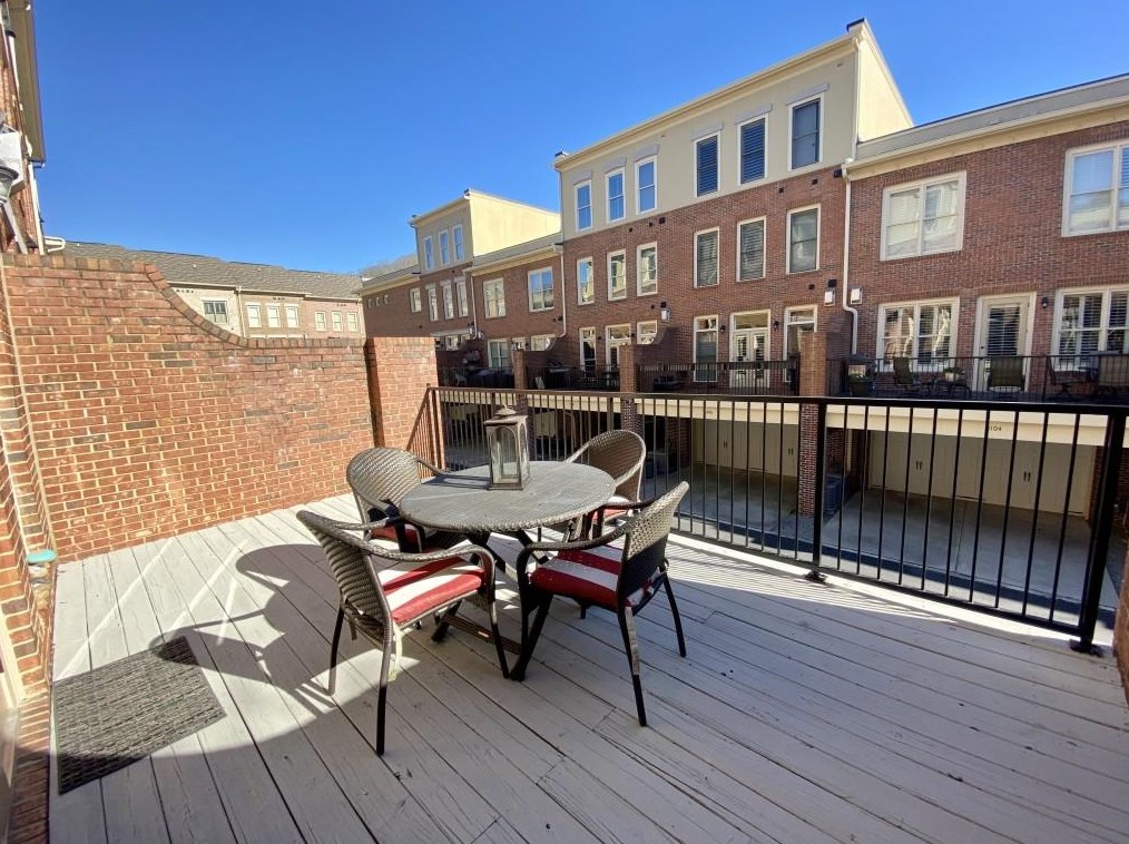 1211 Riverscall Ln, Atlanta GA 30339-2987 exterior