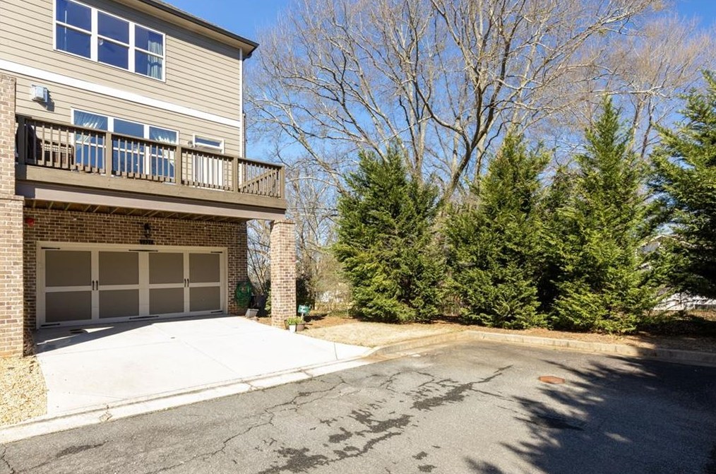 1337 Hawthorne Ave, Smyrna GA  30080-2135 exterior