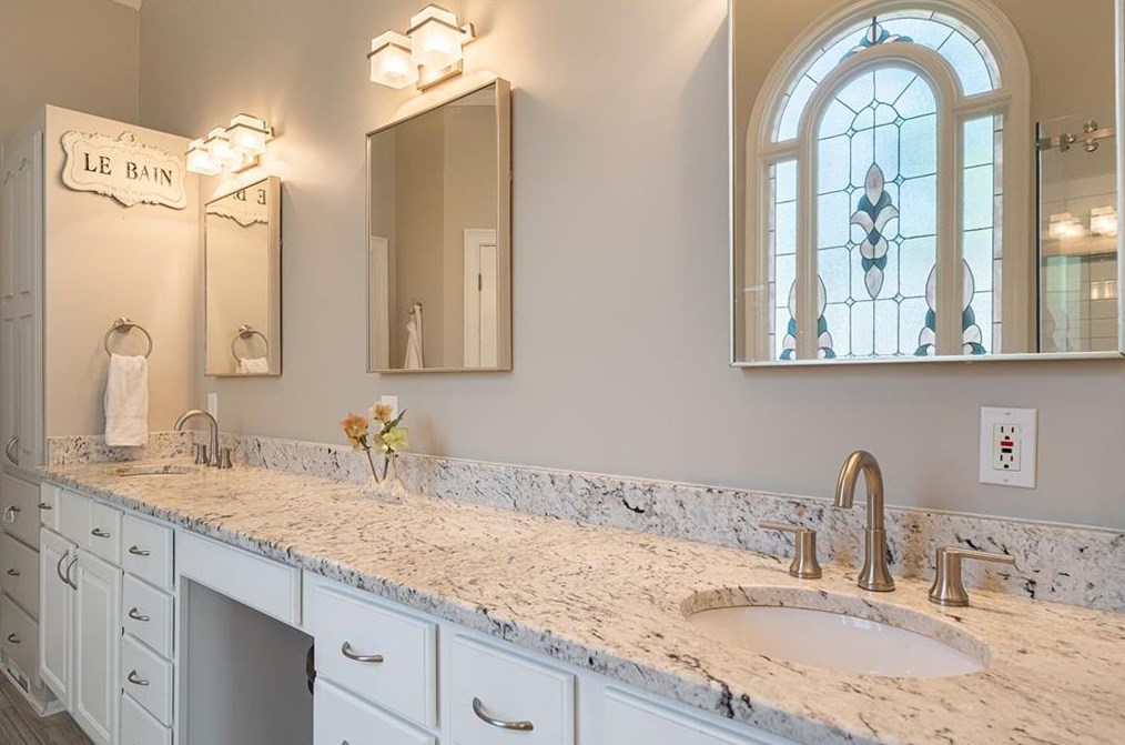 215 Windsor Gate Cv, Atlanta GA  30342-2864 exterior