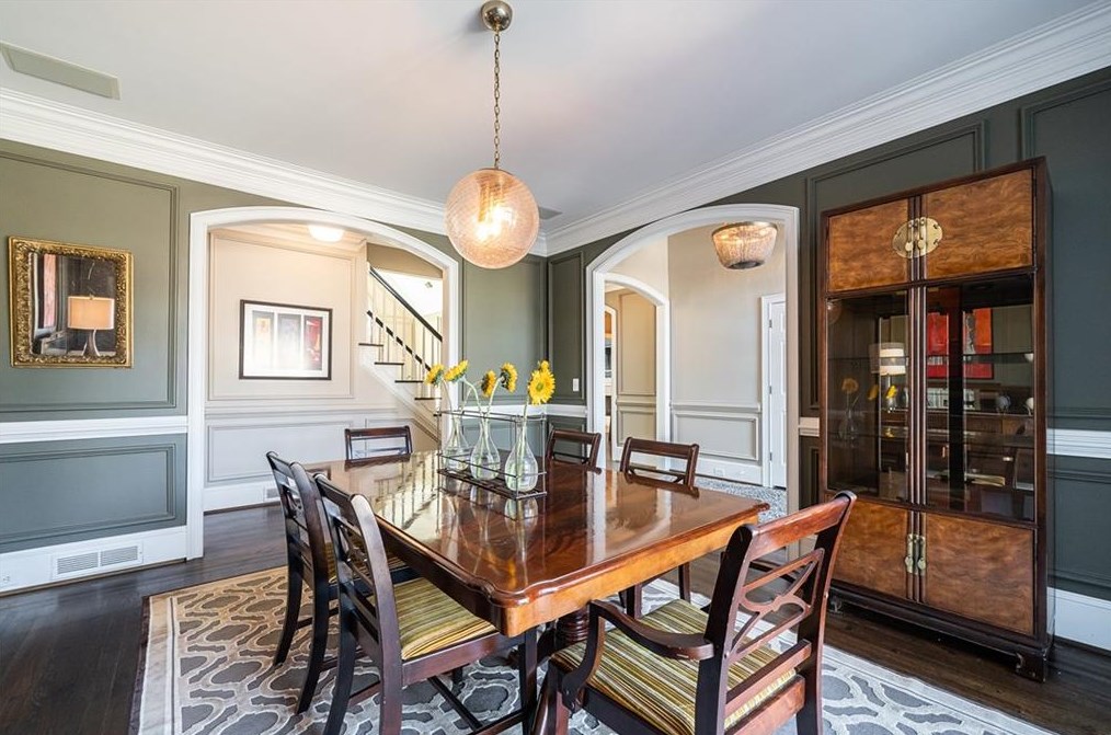 215 Windsor Gate Cv, Atlanta GA  30342-2864 exterior