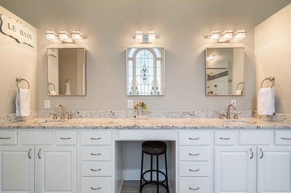 215 Windsor Gate Cv, Atlanta GA  30342-2864 exterior