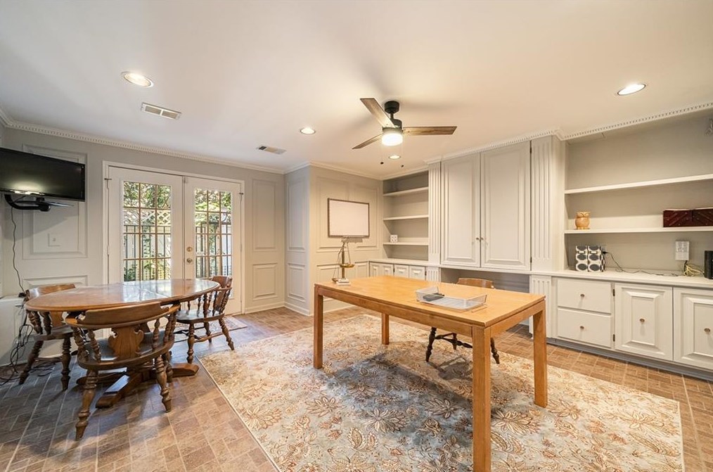 215 Windsor Gate Cv, Atlanta GA  30342-2864 exterior