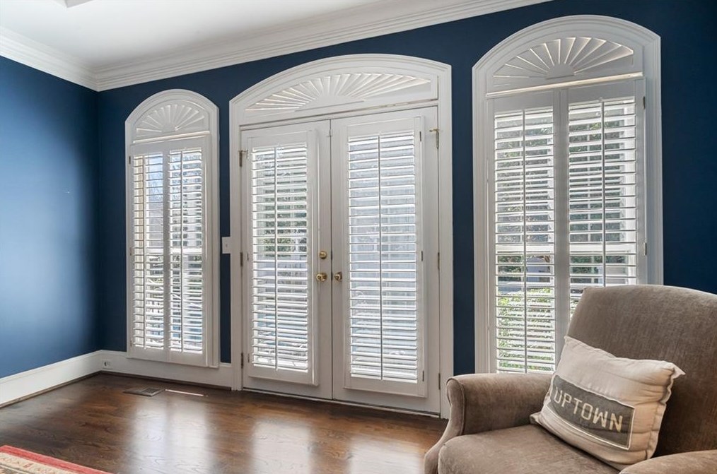 215 Windsor Gate Cv, Atlanta GA  30342-2864 exterior