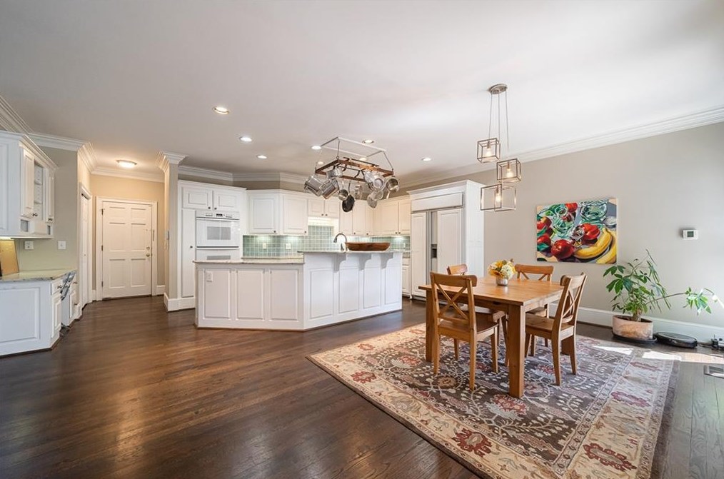 215 Windsor Gate Cv, Atlanta GA  30342-2864 exterior
