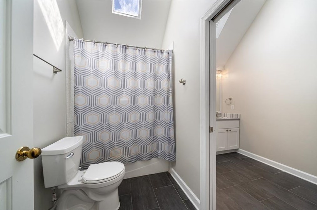 215 Windsor Gate Cv, Atlanta GA  30342-2864 exterior