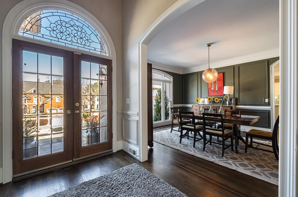 215 Windsor Gate Cv, Atlanta GA  30342-2864 exterior