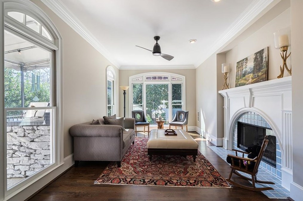 215 Windsor Gate Cv, Atlanta GA  30342-2864 exterior