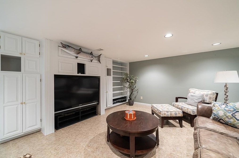 215 Windsor Gate Cv, Atlanta GA  30342-2864 exterior