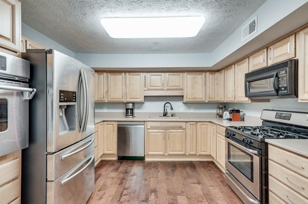 1413 Oakridge Cir, Decatur GA  30033-2131 exterior