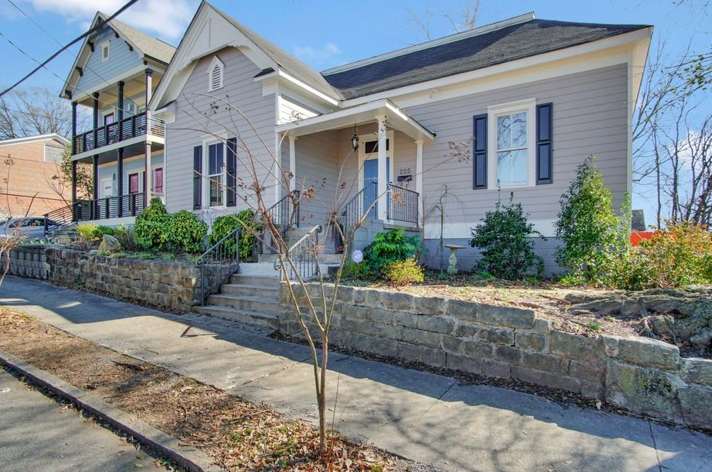 225 Woodward Ave, Atlanta GA  30312-2240 exterior