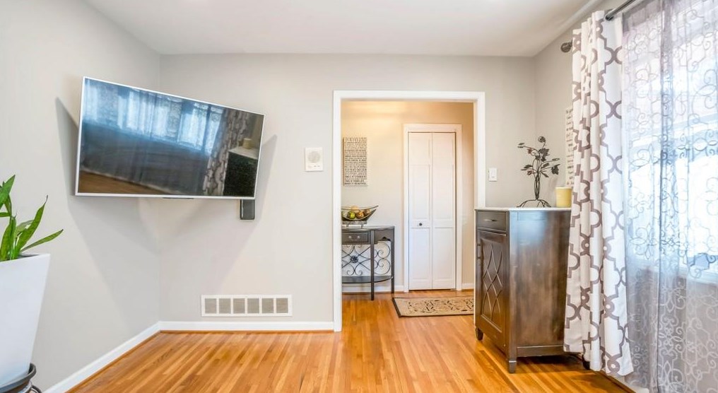 2393 Woodacres Rd, Atlanta GA  30345-1641 exterior