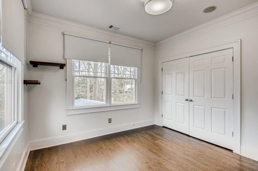 46 Oakridge Ave, Atlanta GA  30317-3319 exterior