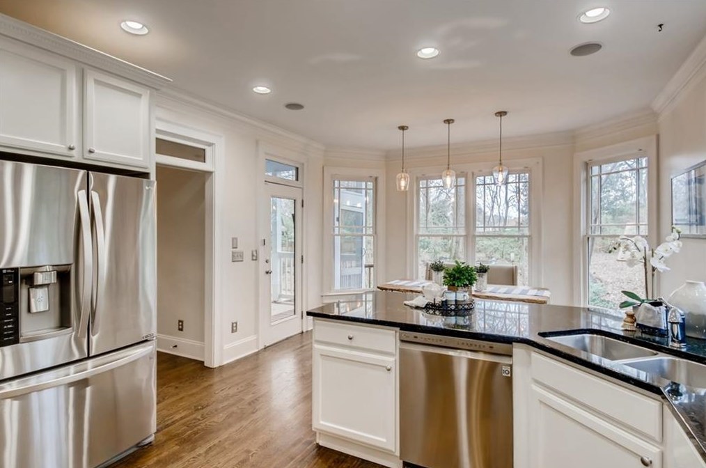 46 Oakridge Ave, Atlanta GA  30317-3319 exterior