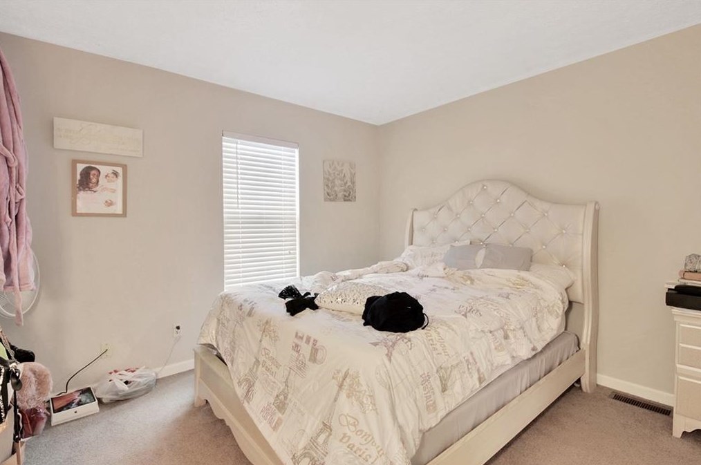 1902 Shenandoah Vly Ln, Smyrna GA  30080-8108 exterior
