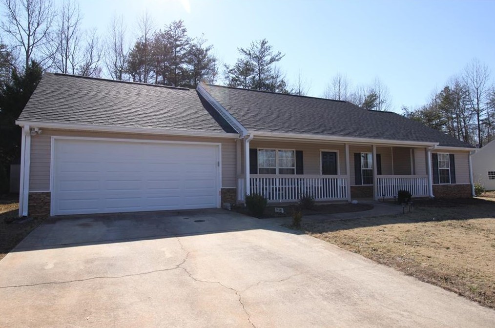 422 Beacon Dr, Maysville, GA 30558-3542
