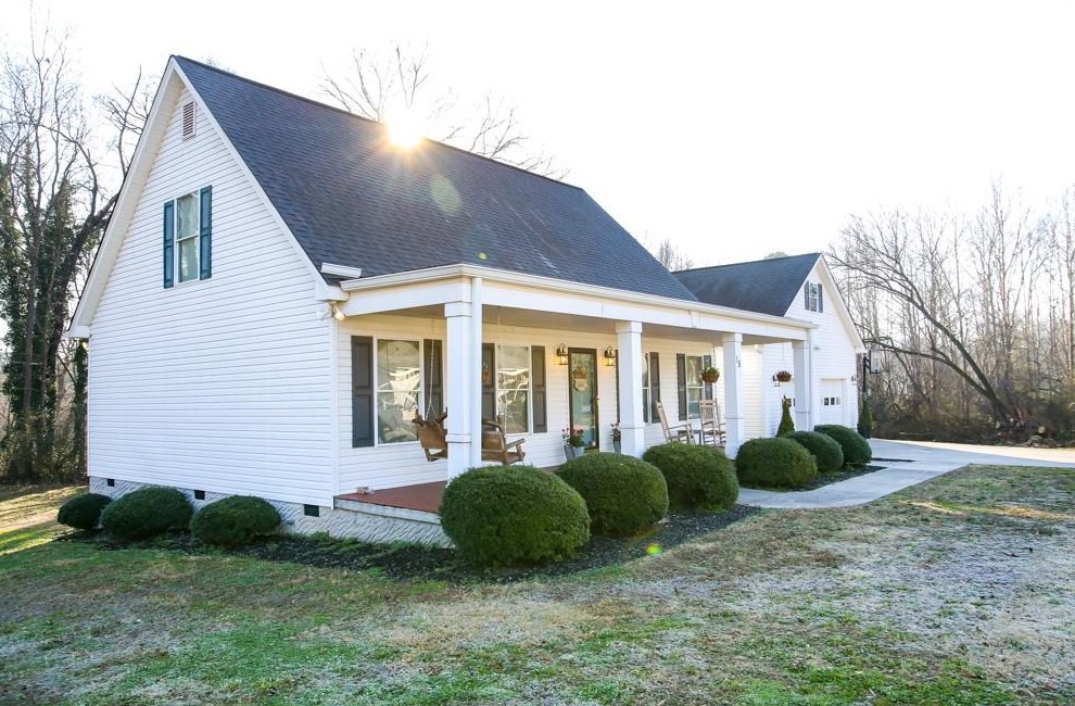15 Central Ave, Lindale, GA 30147-1100