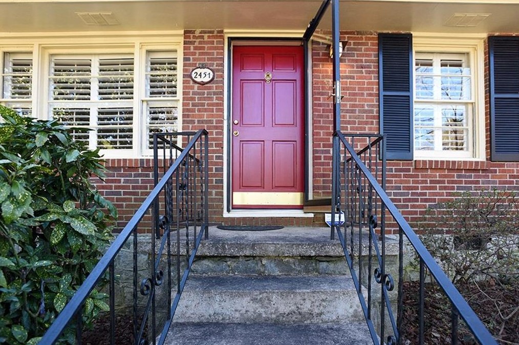 2451 Woodridge Dr, Decatur GA  30033-4838 exterior