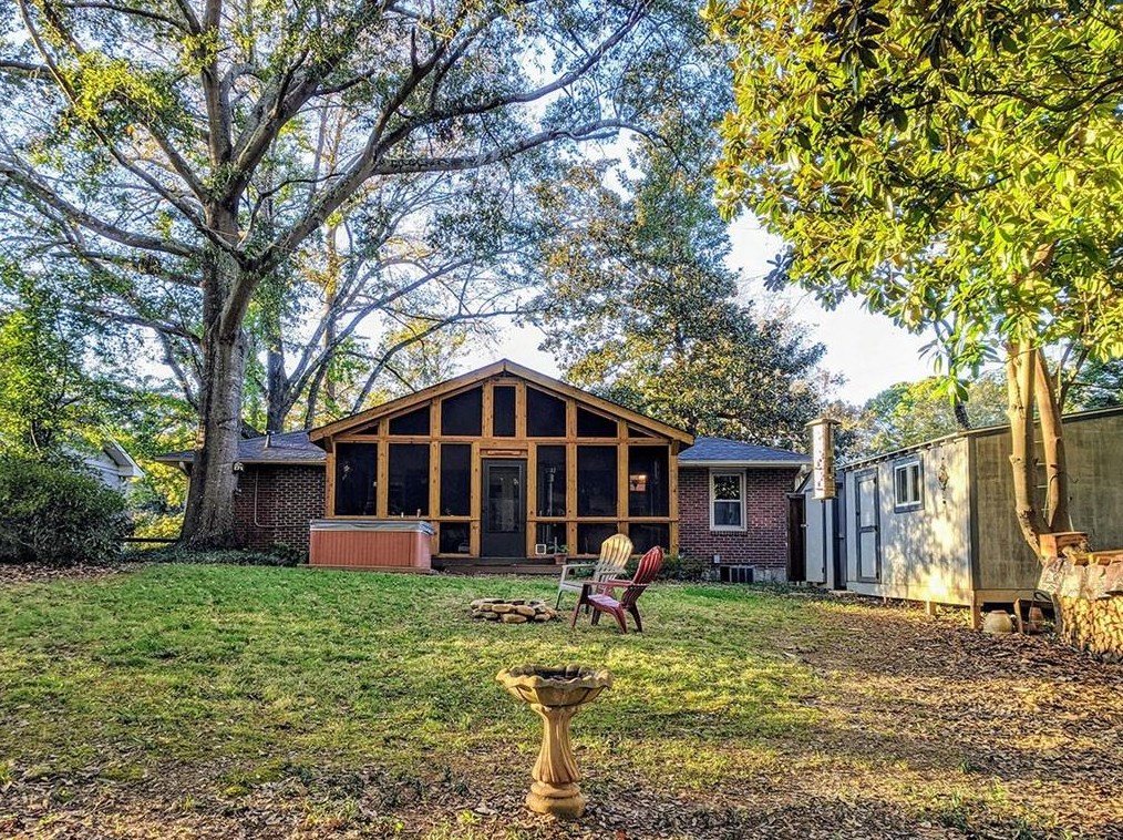 2451 Woodridge Dr, Decatur, GA 30033-4838