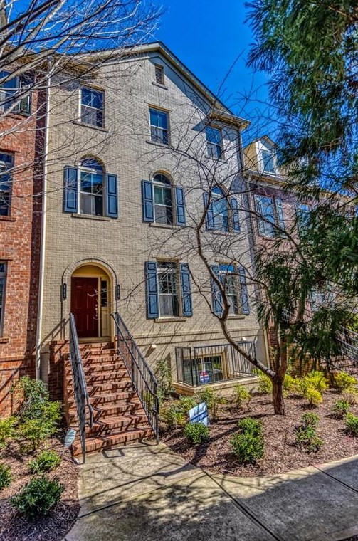 855 Perennial Dr, Atlanta, GA 30328-4275