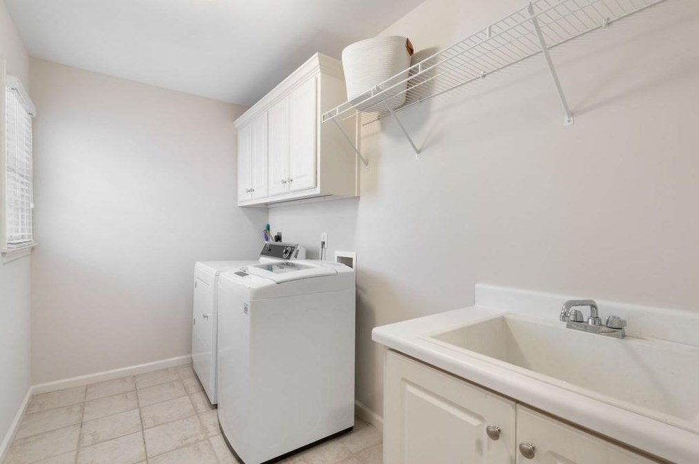 885 Highland Bnd Cv, Alpharetta GA 30022-4794 exterior