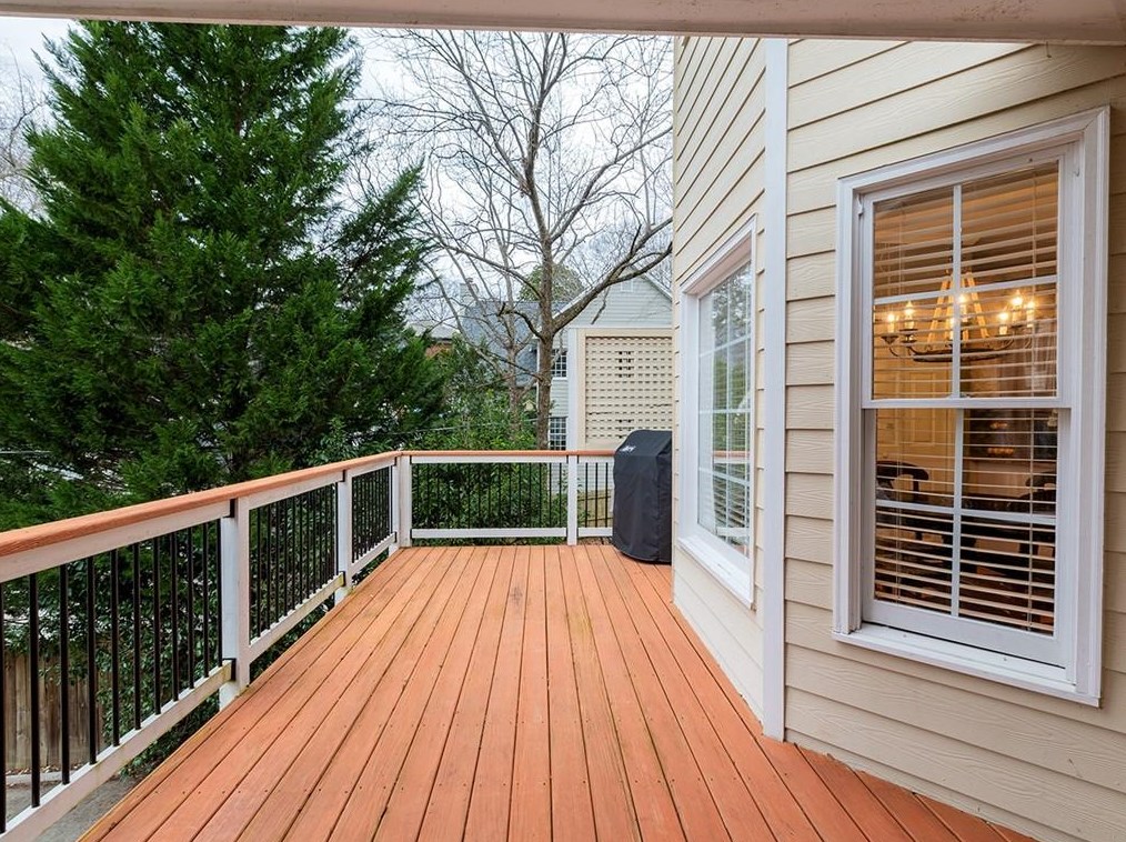 1311 Oaklawn Ave, Atlanta GA  30319-3154 exterior