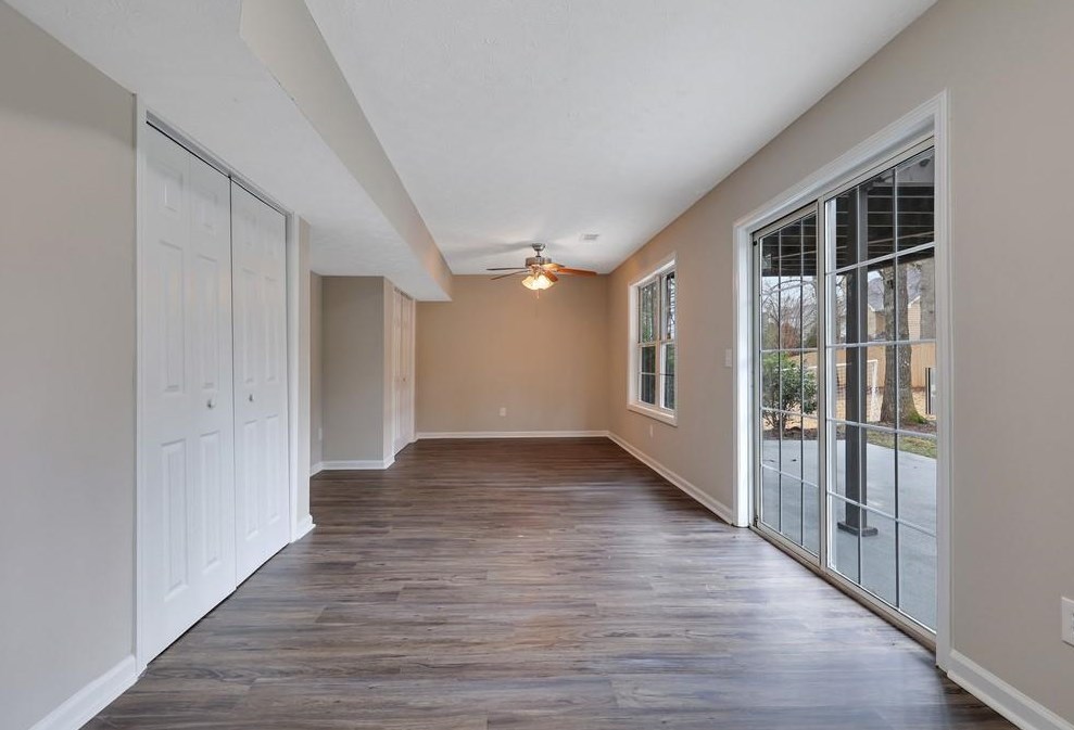 221 Oak Vista Ct, Lawrenceville GA  30044-6721 exterior