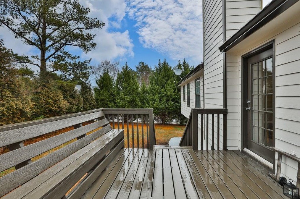 221 Oak Vista Ct, Lawrenceville GA  30044-6721 exterior