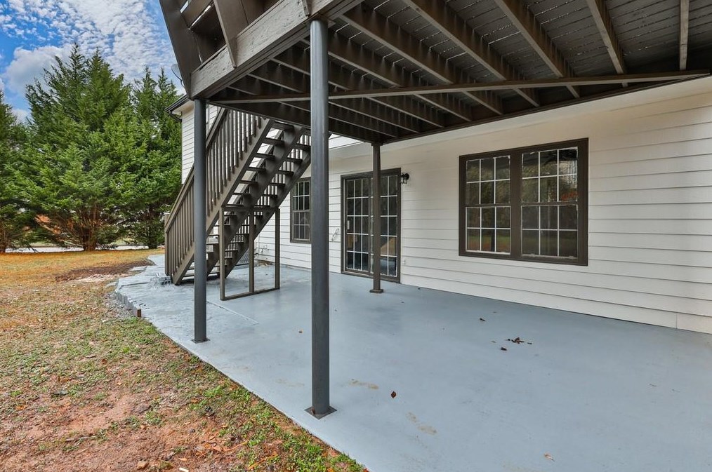 221 Oak Vista Ct, Lawrenceville GA  30044-6721 exterior