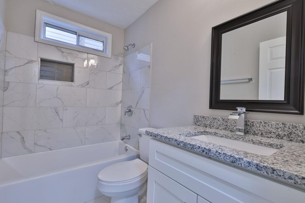 221 Oak Vista Ct, Lawrenceville GA  30044-6721 exterior