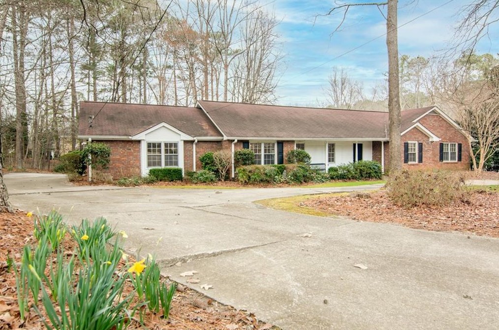 5885 Match Pt, Norcross, GA 30092-1925