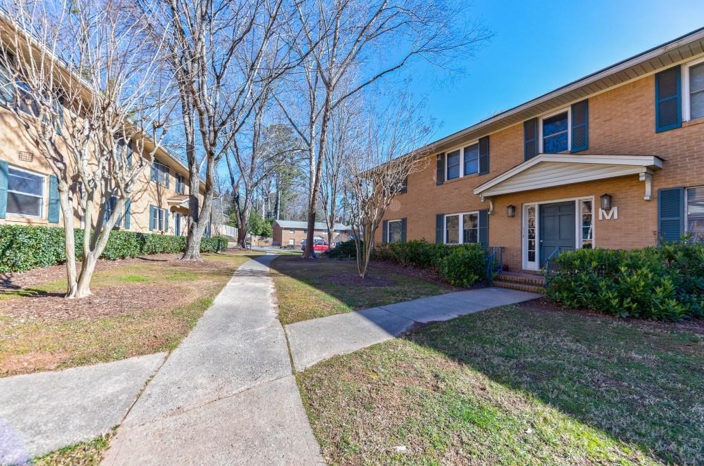 3510 Roswell Rd, Atlanta GA  30305-1204 exterior