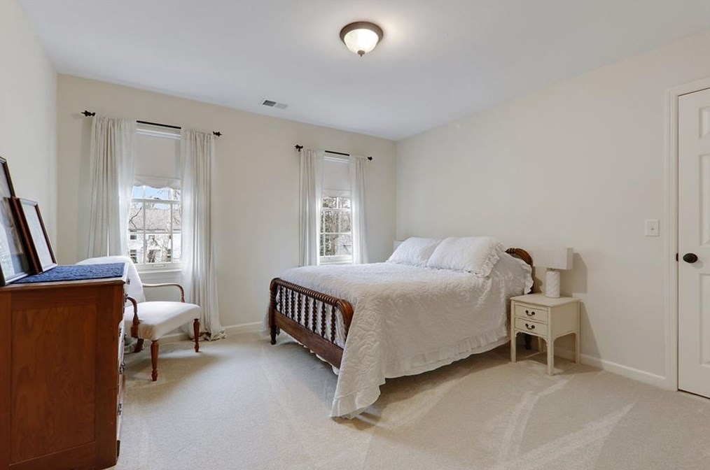 130 Barrow Downs, Alpharetta GA 30004-4014 exterior