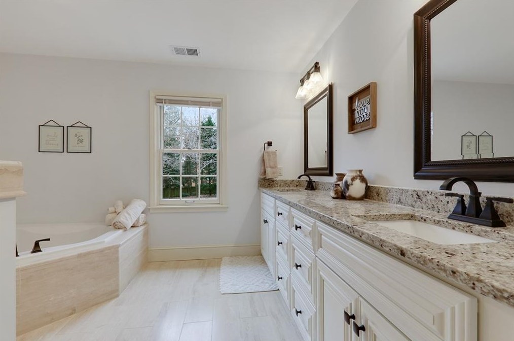 130 Barrow Downs, Alpharetta GA 30004-4014 exterior