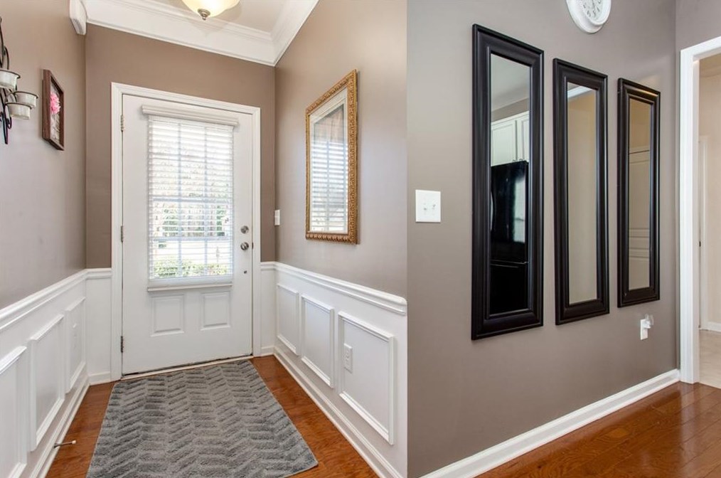 348 Sandy Springs Dr, Griffin, GA 30223-7275