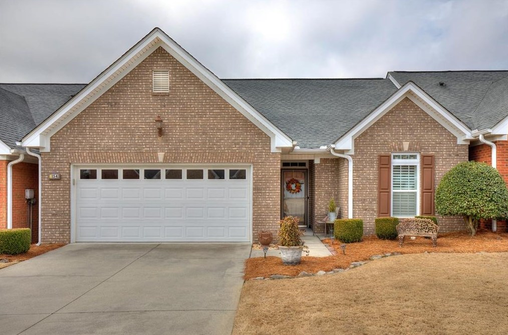154 Regency Row, Calhoun, GA 30701-3540